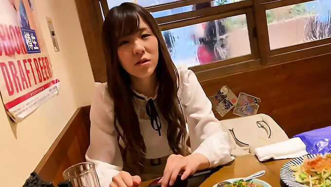 La Geek Animée Amateur Mashiro Se Fait Sucer Les Tétons Et Lécher La Chatte Pour La Première Fois