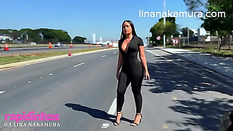 A Adolescente Asiática Lina Nakamura Desfruta De Sexo Oral Sem Proteção Com O Caminhoneiro Negão - A Asiática Safada Se Satisfaz Na Rodovia